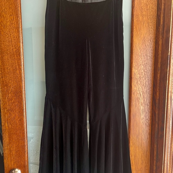 Unique,bellbottom pants - Picture 2 of 4